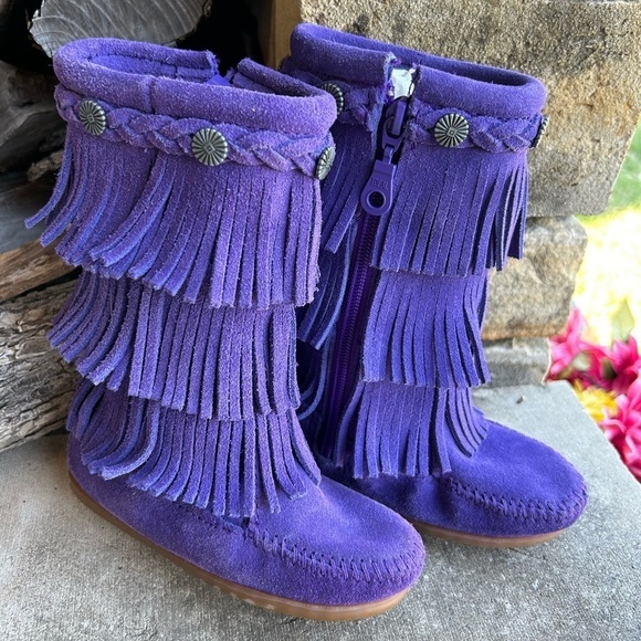 Minnetonka girls purple suede boots 3 layer fringe moccasin calf boots Sz-9. C - Picture 1 of 14